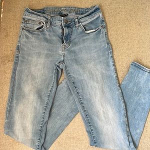 American Eagle Outfitters 30x32 Airflex jeans. No holes. Light blue.